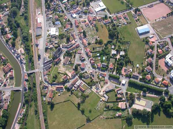 vue du ciel de la ville de Ciry le Noble