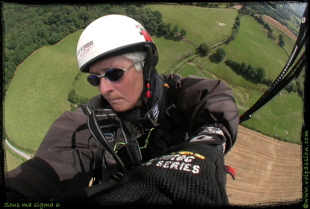 02-sous-mon-parapente